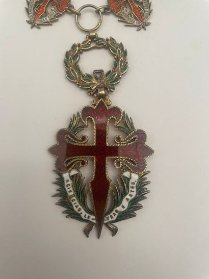 Nice set with plaque from the Portuguese...