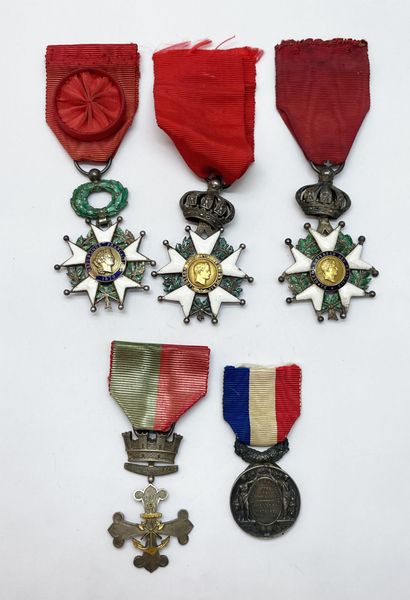 Lot of five miscellaneous decorations: two...