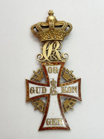 Gold and enamel two-sided knight's cross...
