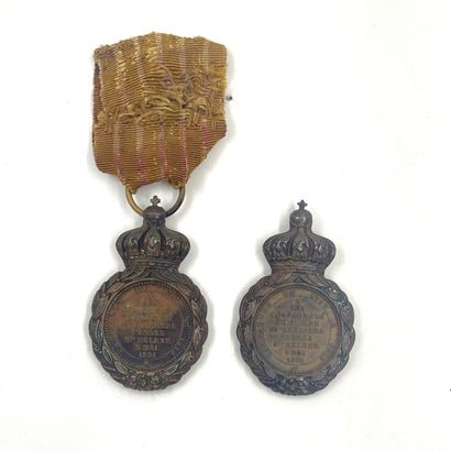 Set of 2 decorations known as Saint Helena...
