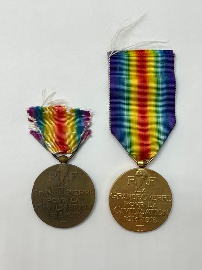 Lot of various ordinance or half-size decorations,...
