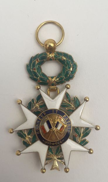 Gold and enamel knight's star of the Légion...