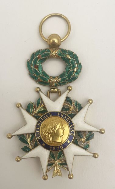 Gold and enamel knight's star of the Légion...