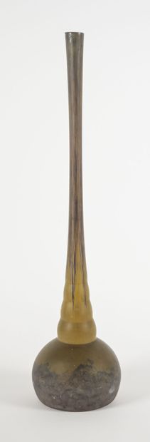 DAUM NANCY
Large soliflore vase in marmorated...