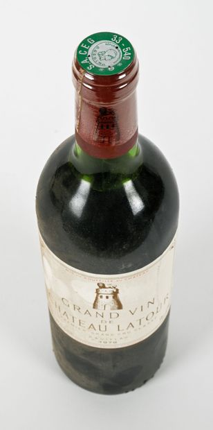 1 bottle CHÂTEAU LATOUR 1979 1er GCC Pauillac...