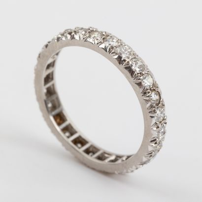 American wedding band, brilliant-cut diamonds,...