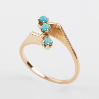 Bague pierres bleues monture asymétrique...