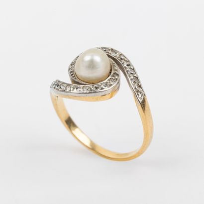 Tourbillon ring, half pearls, old-cut diamonds,...