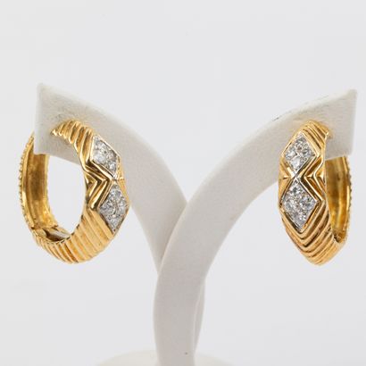 Pair of ear clips, creoles, brilliant-cut...
