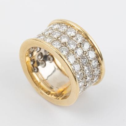 Wedding band ring, paved with brilliant-cut...