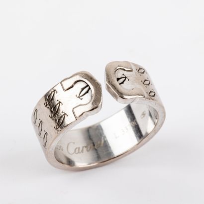 CARTIER - Double C
Monogrammed ring in 18K...