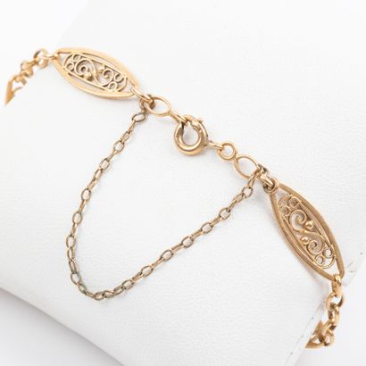 Bracelet en or filgranné 18K 
Poids: 5.6...