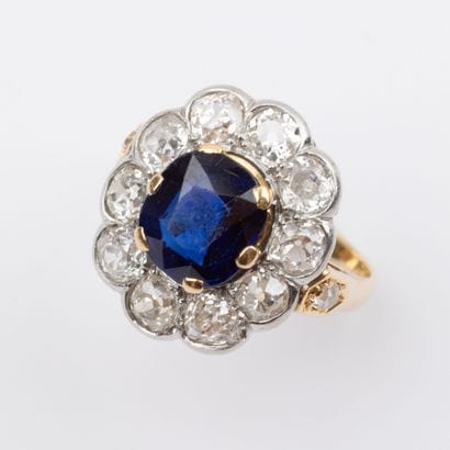 Daisy ring, sapphire 2.50 carats approx,...