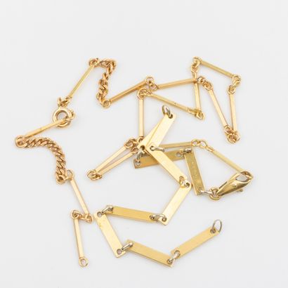 Collier en or 18K , maille semi- articulé...