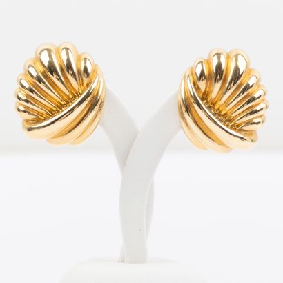 Pair of two 18K gold 