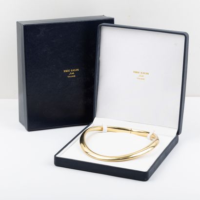 Semi-articulated torque necklace in 18K gold...