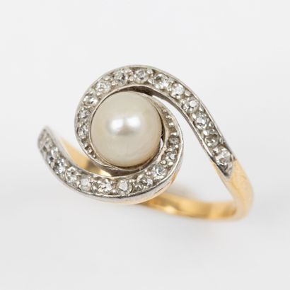 Tourbillon ring, half pearls, old-cut diamonds,...