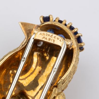 André COL-Jewellers of the 60s 
Lapel clip...