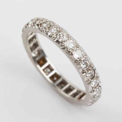 American wedding band, brilliant-cut diamonds,...