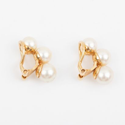 Pair of earclips, cultured pearls in drop,...