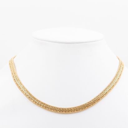 18K gold flat-weave choker necklace 
Weight:...