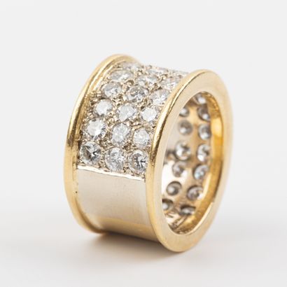 Wedding band ring, paved with brilliant-cut...