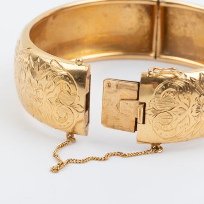 Hinged demijonc bracelet, 18K gold with engraved...