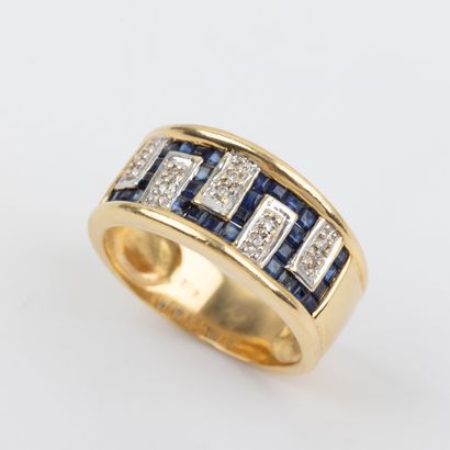 Band ring with geometric design, calibrated...
