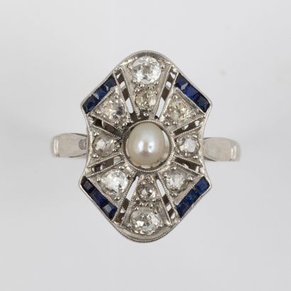 Shuttle ring, old-cut diamonds, calibrated...
