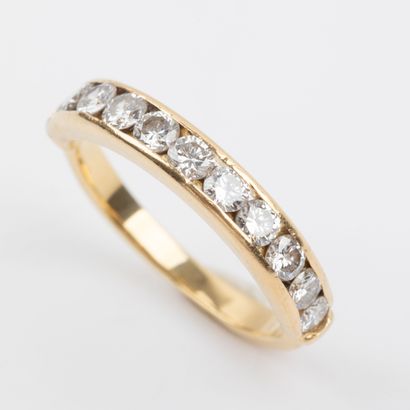 Half wedding band, brilliant-cut diamonds,...