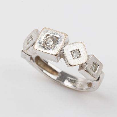 Modernist ring, brilliant-cut diamonds approx....