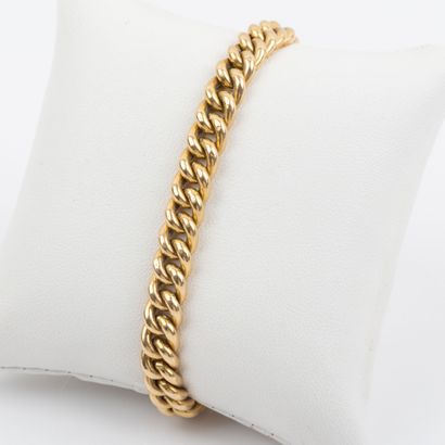 18K gold curb chain bracelet 
Weight: 9.5...