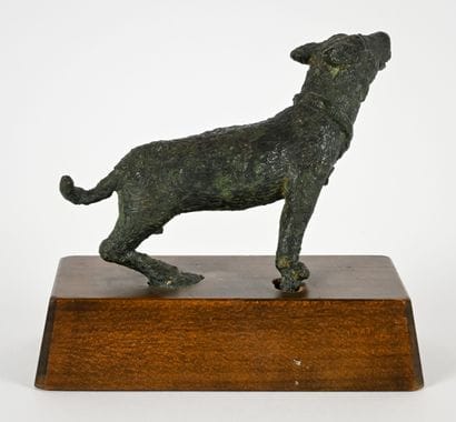 Statuette depicting a dog with finely detailed...
