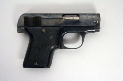 Pistolet MAB calibre 6,35 en coupe incomplet,...