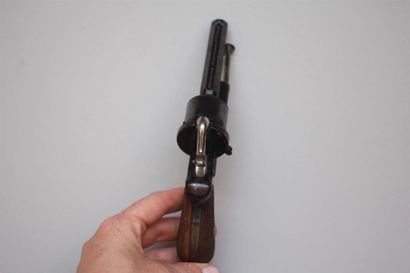 Luxueux revolver système Lefaucheux en calibre...
