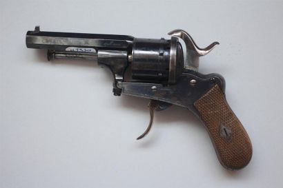 Luxueux revolver système Lefaucheux en calibre...