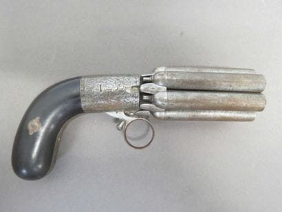 Poivrière système Mariette à 6 canons (damas)...