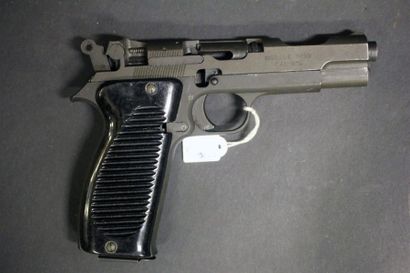 Coupe didactique d'un pistolet M.A.C. 50....