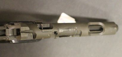 Coupe didactique d'un pistolet M.A.C. 50....