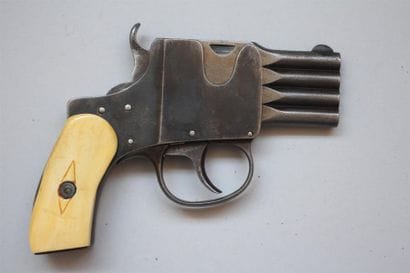 Rare pistolet « Reform » calibre 6,35mm à...