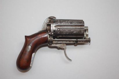 Curieux pistolet de voyage à coffre à silex...