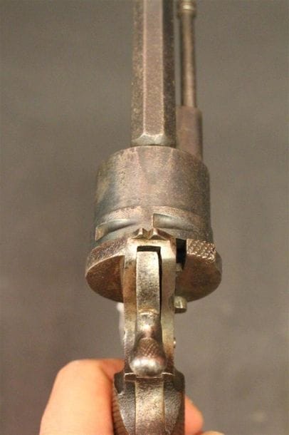 Revolver calibre 9mm percussion centrale,...