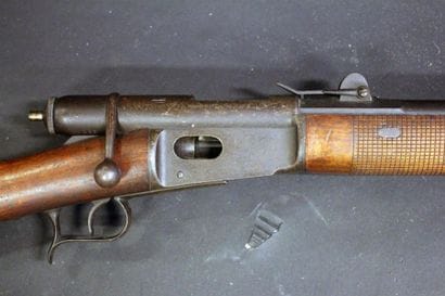 Fusil d'infanterie à répétition et magasin...