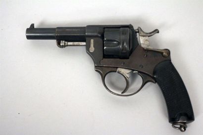 Revolver modèle 1874 civil en calibre 11mm...