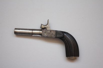 Belle poivrière Mariette à 4 canons rotatifs...