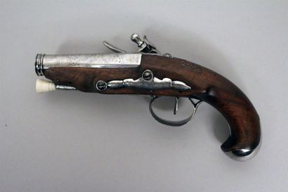Joli pistolet à silex de gousset époque Louis...