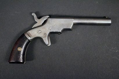 Pistolet de défense en calibre 32 R.F., système...