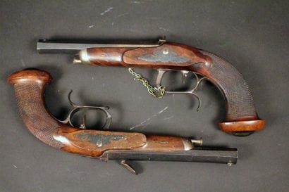 Belle paire de pistolets d'officier premier...