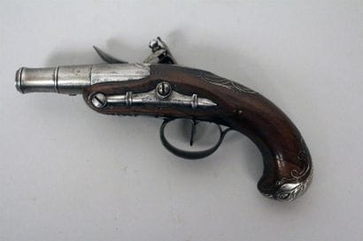 Petit pistolet de voyage mi-XVIIIe à balle...