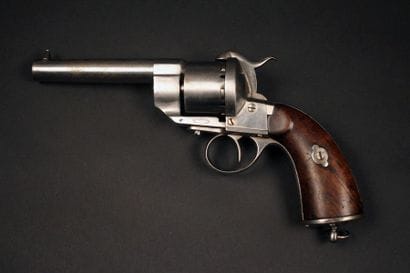 Gros Revolver poli blanc en calibre 12mm...